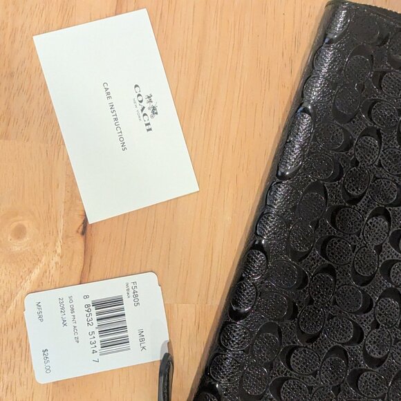 New Coach Accordion Zip Wallet w/ Signature Black Leather w/ Gold Tone Hardware - Picture 8 of 10